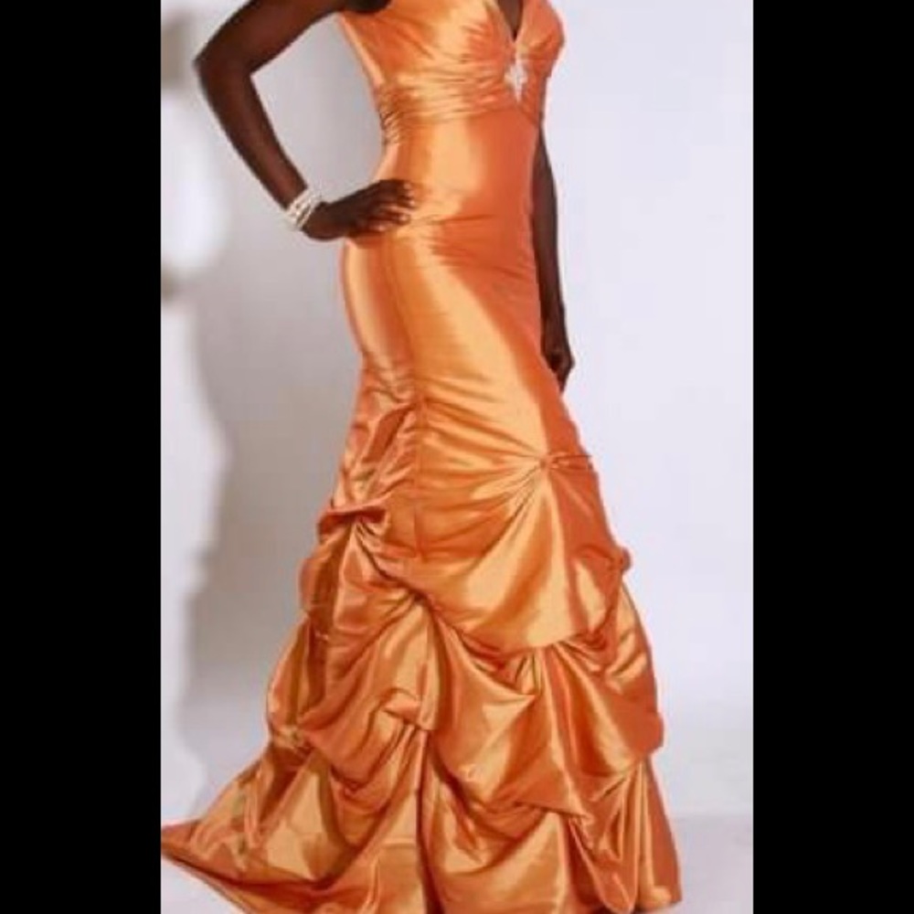 Bonny Formal Iridescent Orange Ruched Gown